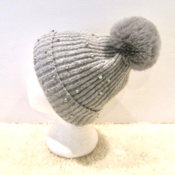 Ribbed Knit Pom Pom Hat - Picture 3 of 9